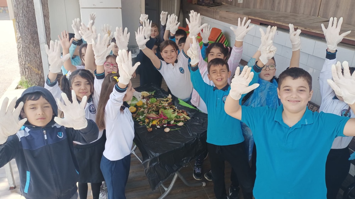 '' Climate Change And Steam'' eTwinning Projesi Kapsamında Kompost Çalışması Yapıldı.